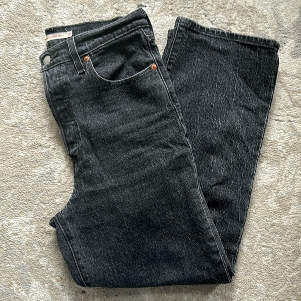 Like new Levi’s Ribcage Straight Ankle 28x27